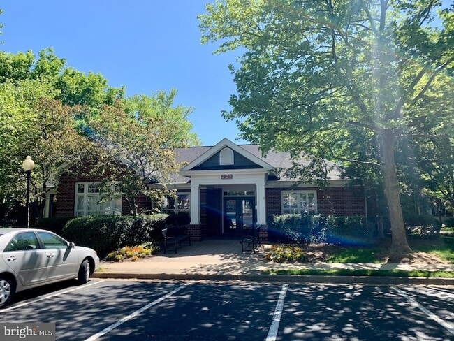 Building Photo - 20301 Beechwood Terrace