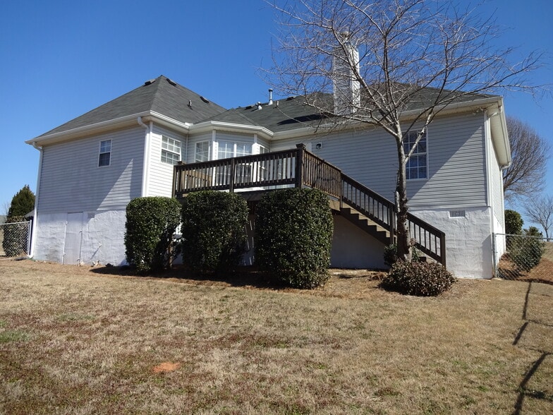 Building Photo - 304 High Point Pl