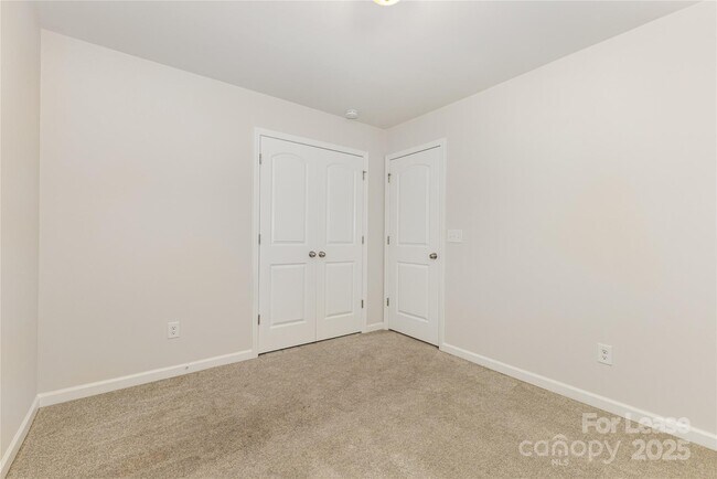 Building Photo - 17112 Carolina Hickory Dr