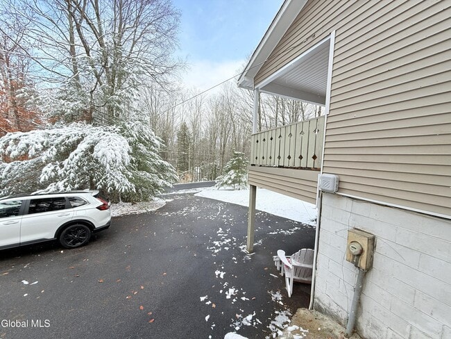 Building Photo - 23 Hillcrest Dr