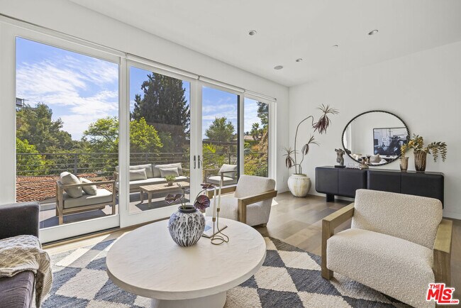 Building Photo - 2756 Westshire Dr