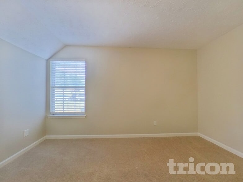 Building Photo - 9765 Moss Pointe Path