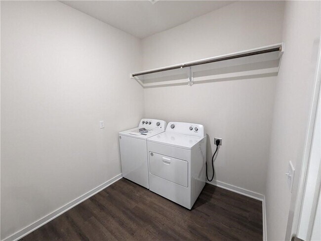 Building Photo - 385 W Branta St