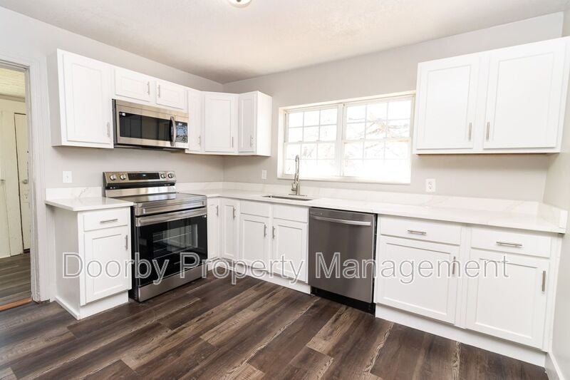 Building Photo - 506 Deck Dr