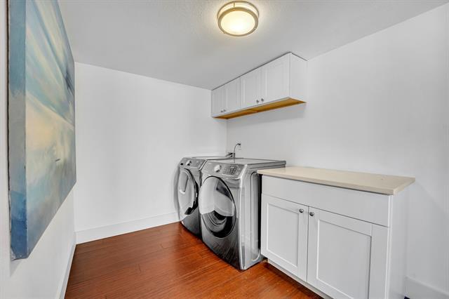 Building Photo - 6227 Lakeshore Dr