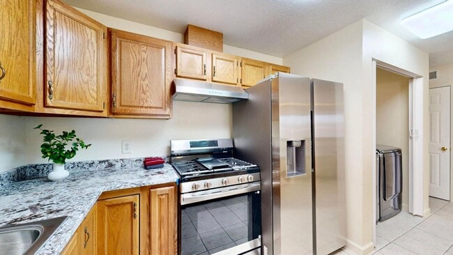 Building Photo - Charming Northeast Heights Rental - Pet Friendly!