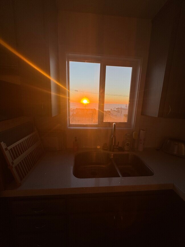 Building Photo - 137 27th St