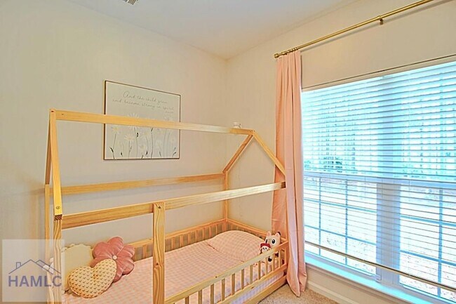 Building Photo - 1560 Arnall Dr