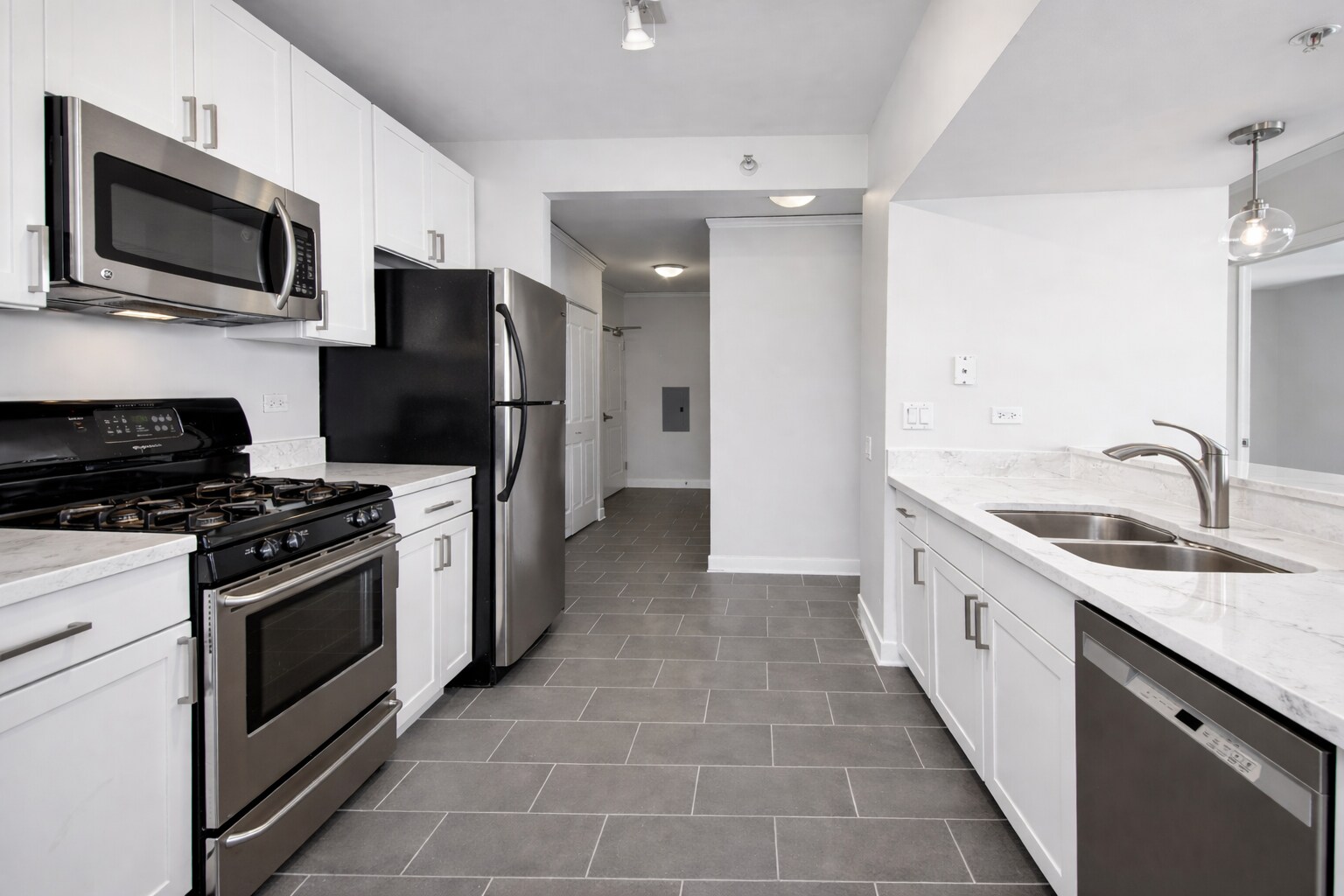 Building Photo - 200 N Jefferson St