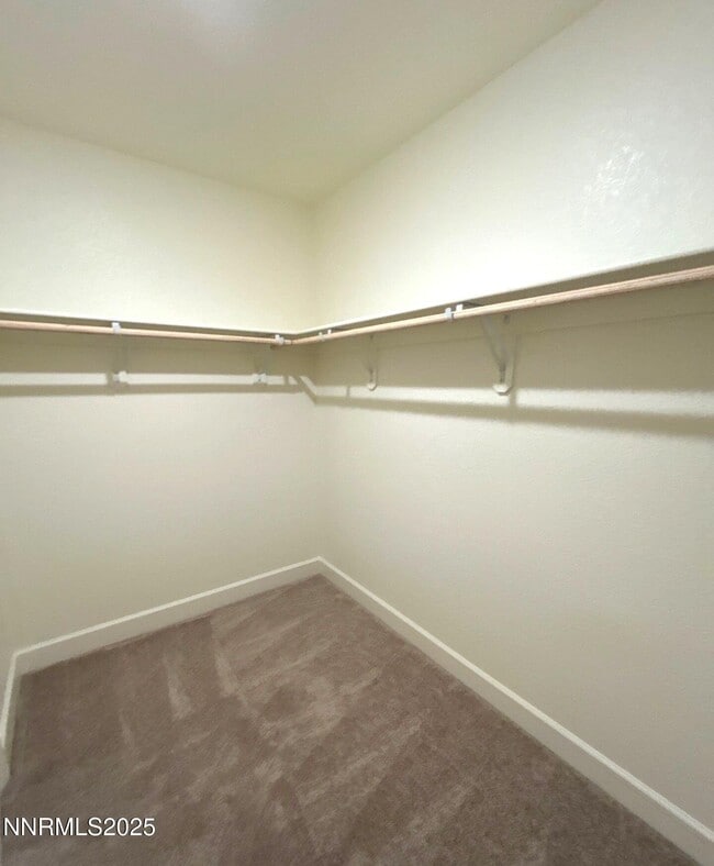 Building Photo - 904 Cascade Range Dr