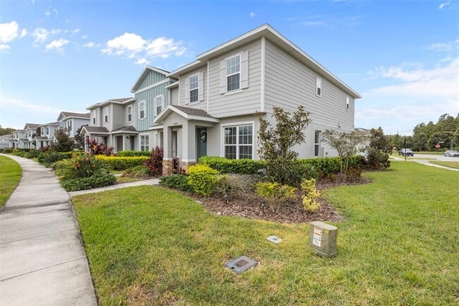 Building Photo - 15384 Caravan Ave