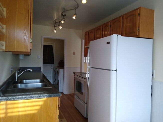 Building Photo - University Hills  Adorable 2 Bed 1 Bath Home with HUGE Fenced Yard, Central Air/Heat, Garage and ...