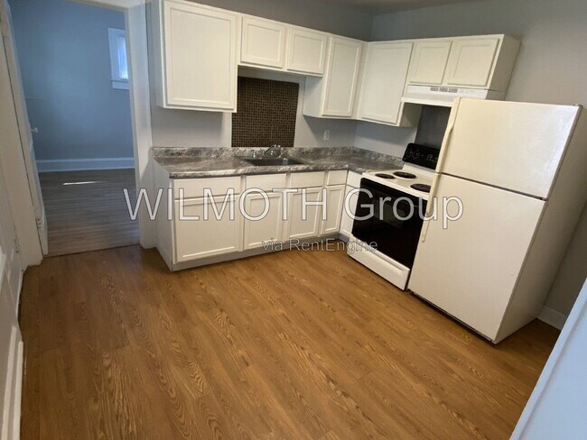 Building Photo - 1533 Kappes St