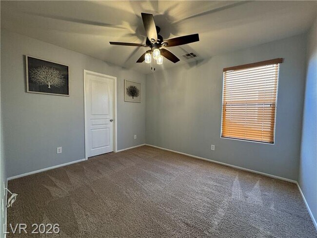 Building Photo - 9253 Valley Ranch Ave