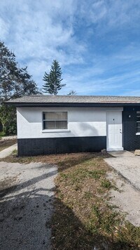 Building Photo - 4512 68th St W