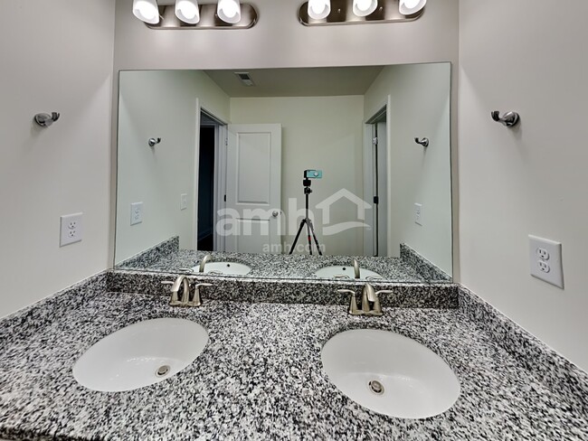 Building Photo - 229 Rivulet Dr