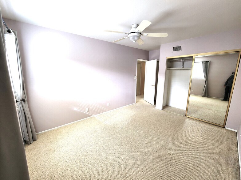 Building Photo - 5322 Colodny Dr