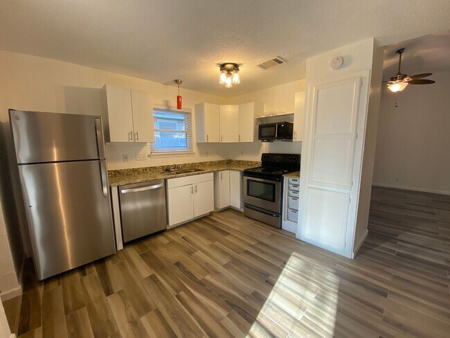 Building Photo - 9618 Sugar Hill Dr