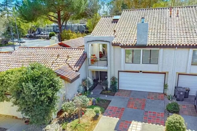 Building Photo - 861 Lake Terrace Cir