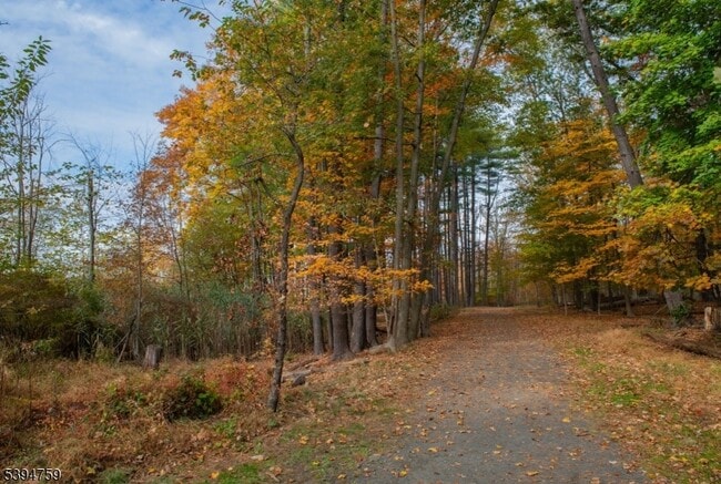 Building Photo - 612 High Mountain Rd