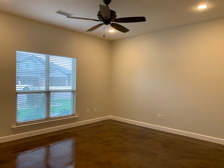 Building Photo - 1208 Milltown Rd