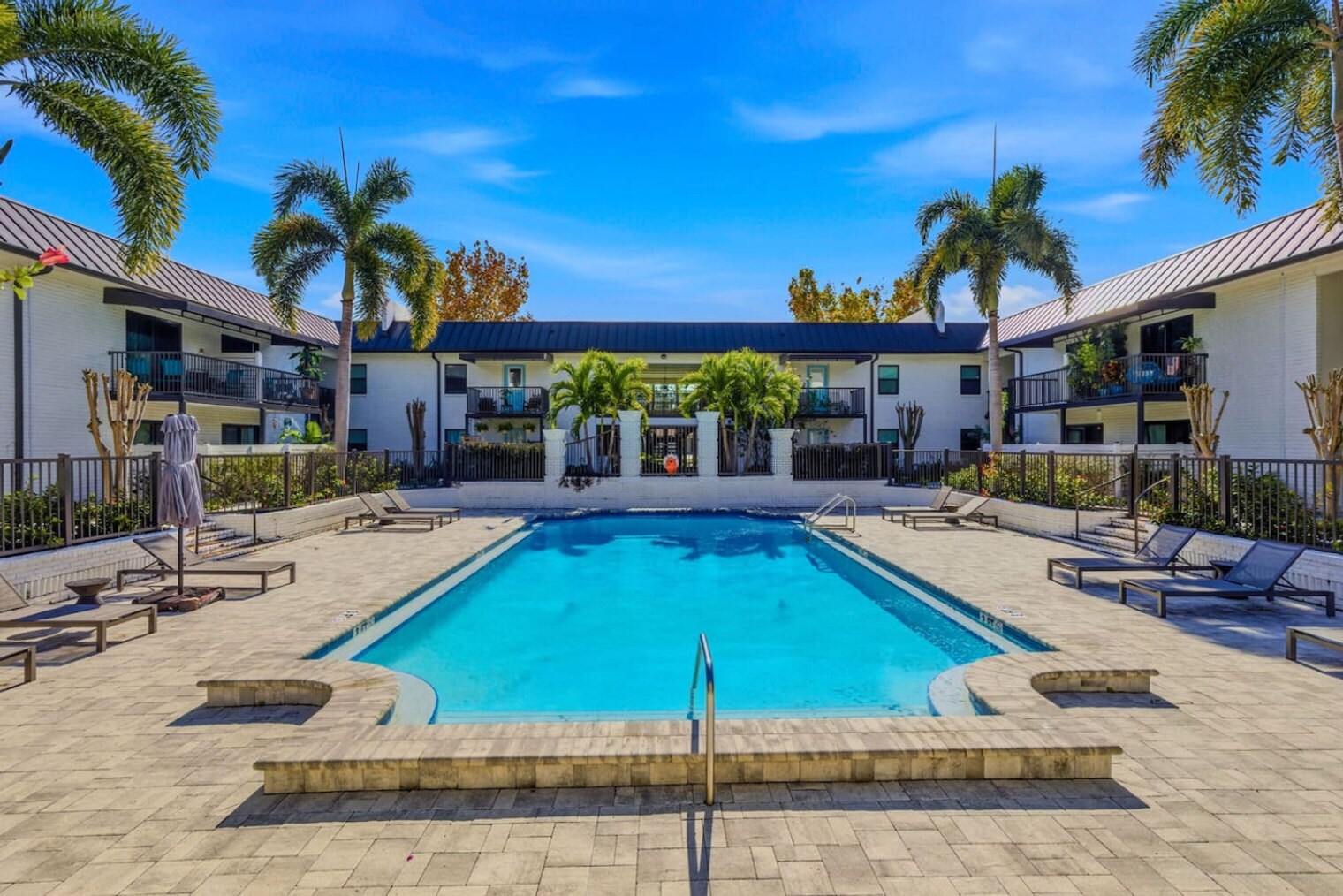 Building Photo - 3909 W Cleveland St