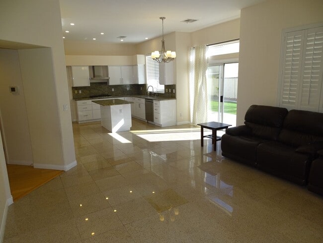 Building Photo - 5 BED Summerlin home w/ 1ST FLOOR BED AND 3/4 BATH