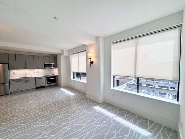 Building Photo - 2201 Market St