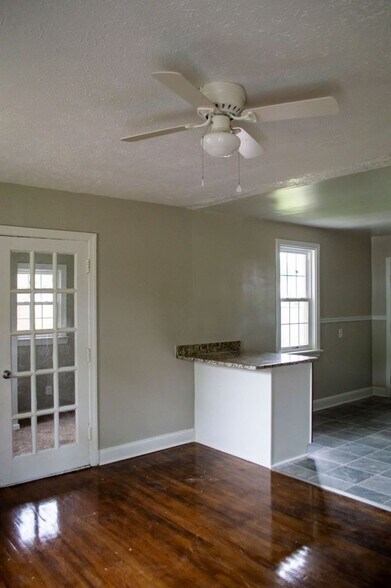 Building Photo - 4500 Eastover Ave