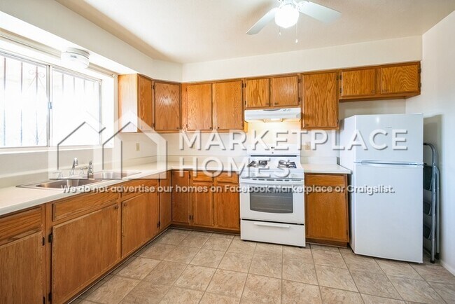 Building Photo - 3619 S 14th Ave