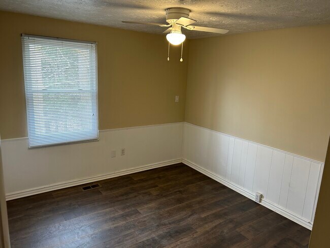 Building Photo - 460 Hunting Creek Rd