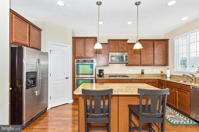 Building Photo - 5028 Small Gains Wy