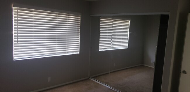 Building Photo - 3185 Los Robles Rd