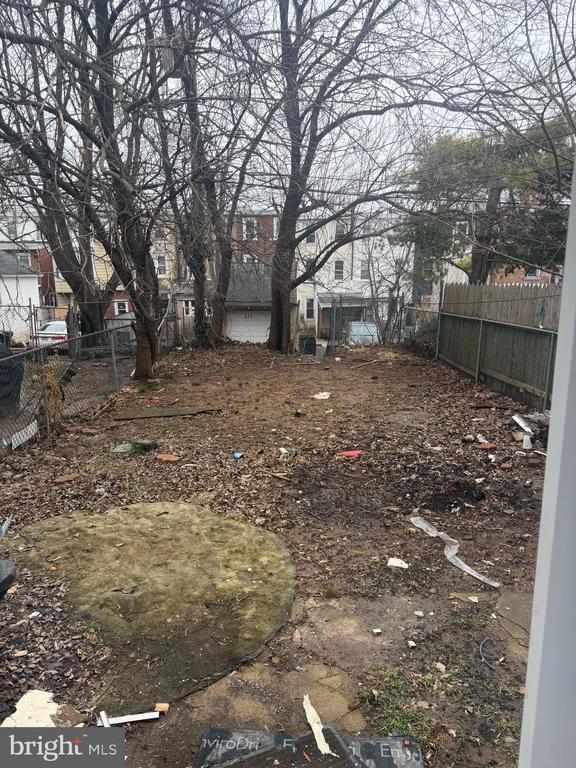 Building Photo - 518 Chain St