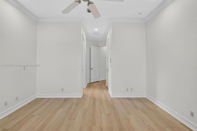 Building Photo - 9597 Bridgebrook Dr