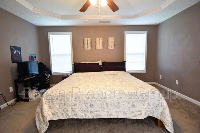 Building Photo - 214 Cross Creek Dr