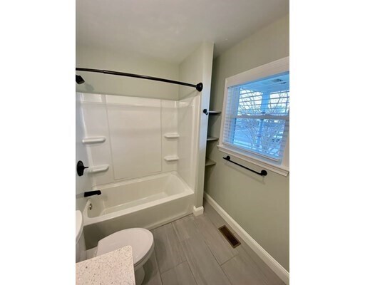 Building Photo - 121 Orne St