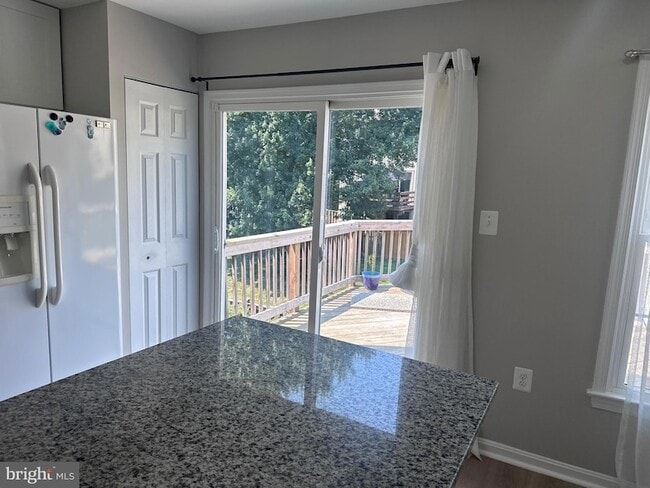 Building Photo - 5432 New London Park Dr