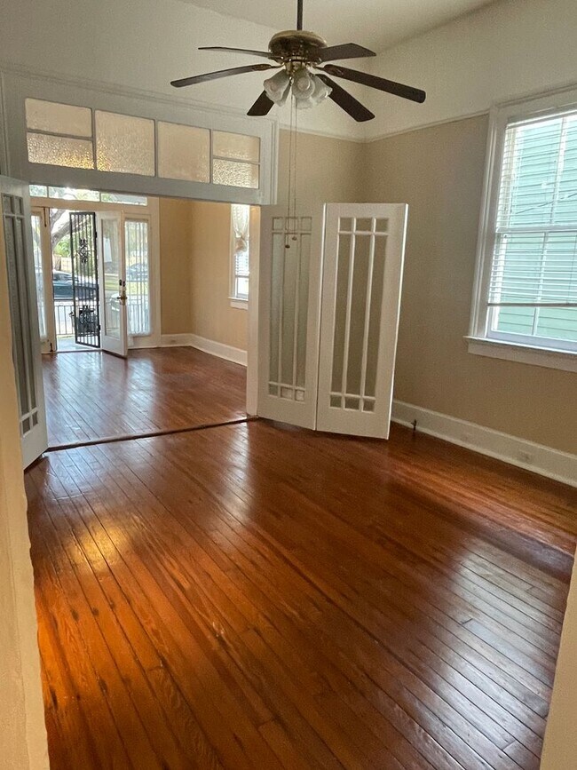 Building Photo - 4412-4412 Canal St