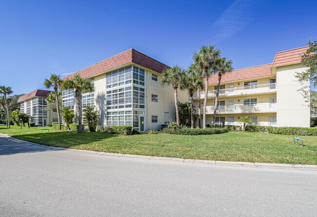 Building Photo - 5400 Jimmy Buffett Mem Hwy