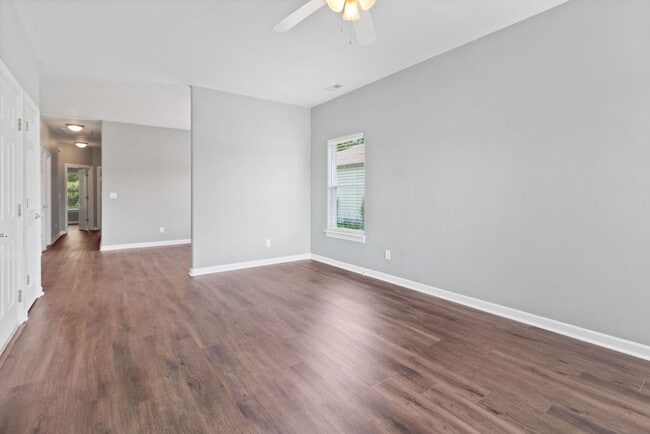 Building Photo - 211/213 Lloyd Street