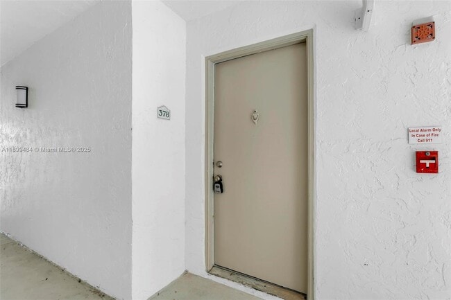 Building Photo - 5780 Rock Island Rd