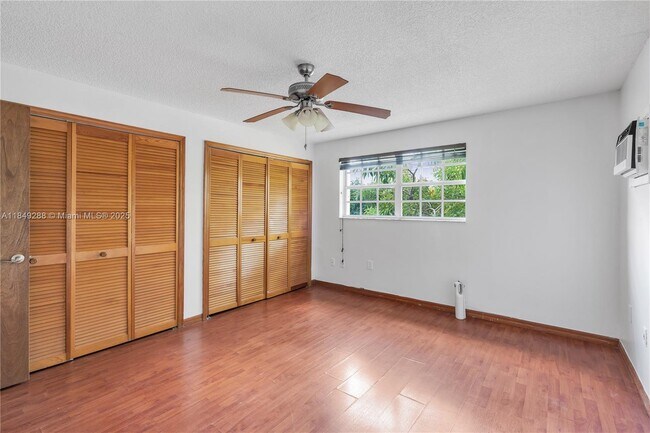 Building Photo - 7811 SW 9th Terrace