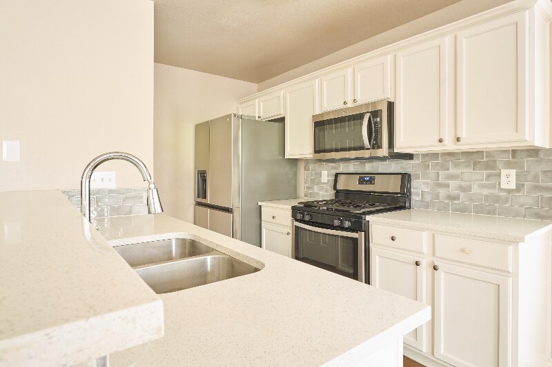 Building Photo - 1582 Parkfield Cir