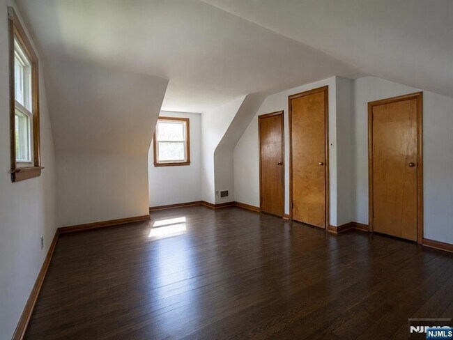 Building Photo - 432 Hamilton Pl