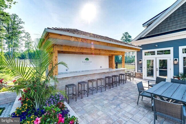 Building Photo - 33842 Darlington St