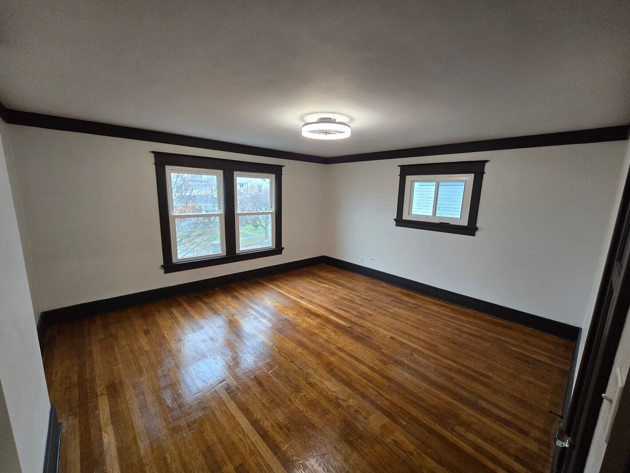 Building Photo - 21 W Beechwood Ave