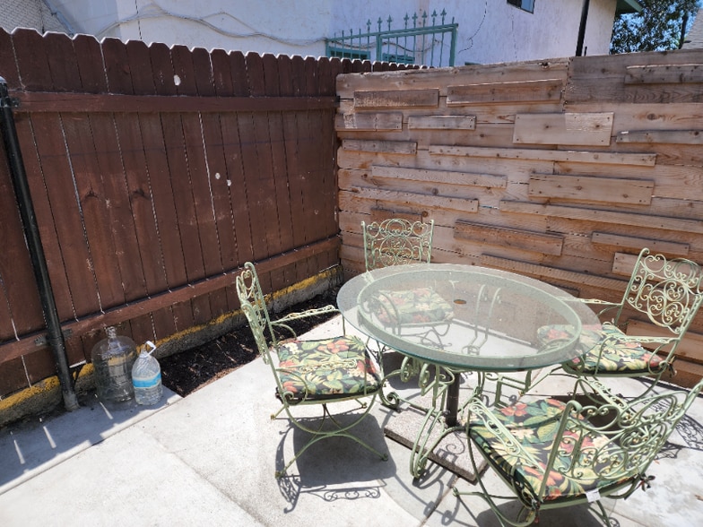 Building Photo - 3549 Highland Ave