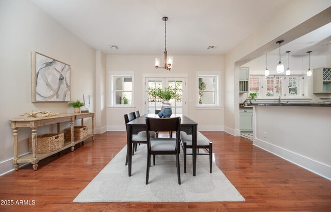 Building Photo - 69 W Lynwood St