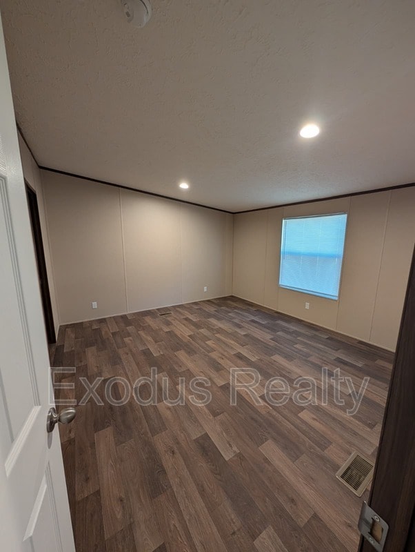 Building Photo - 20 Gibbs Rd